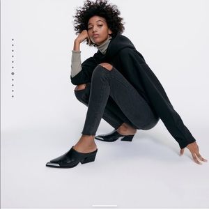 Super elastic ripped hi rise jeggings